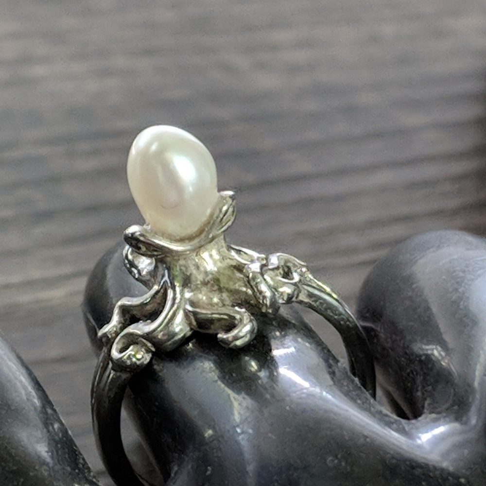 Octopus ring